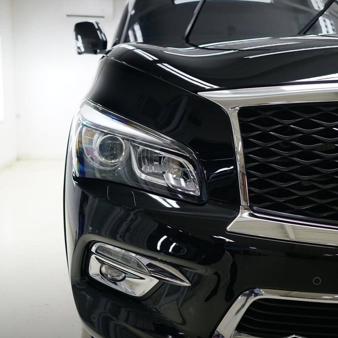 Efek glossy mobil Infinity QX80 setelah diaplikasikan Renew Ceramic Spray Coating makin terlihat (2)