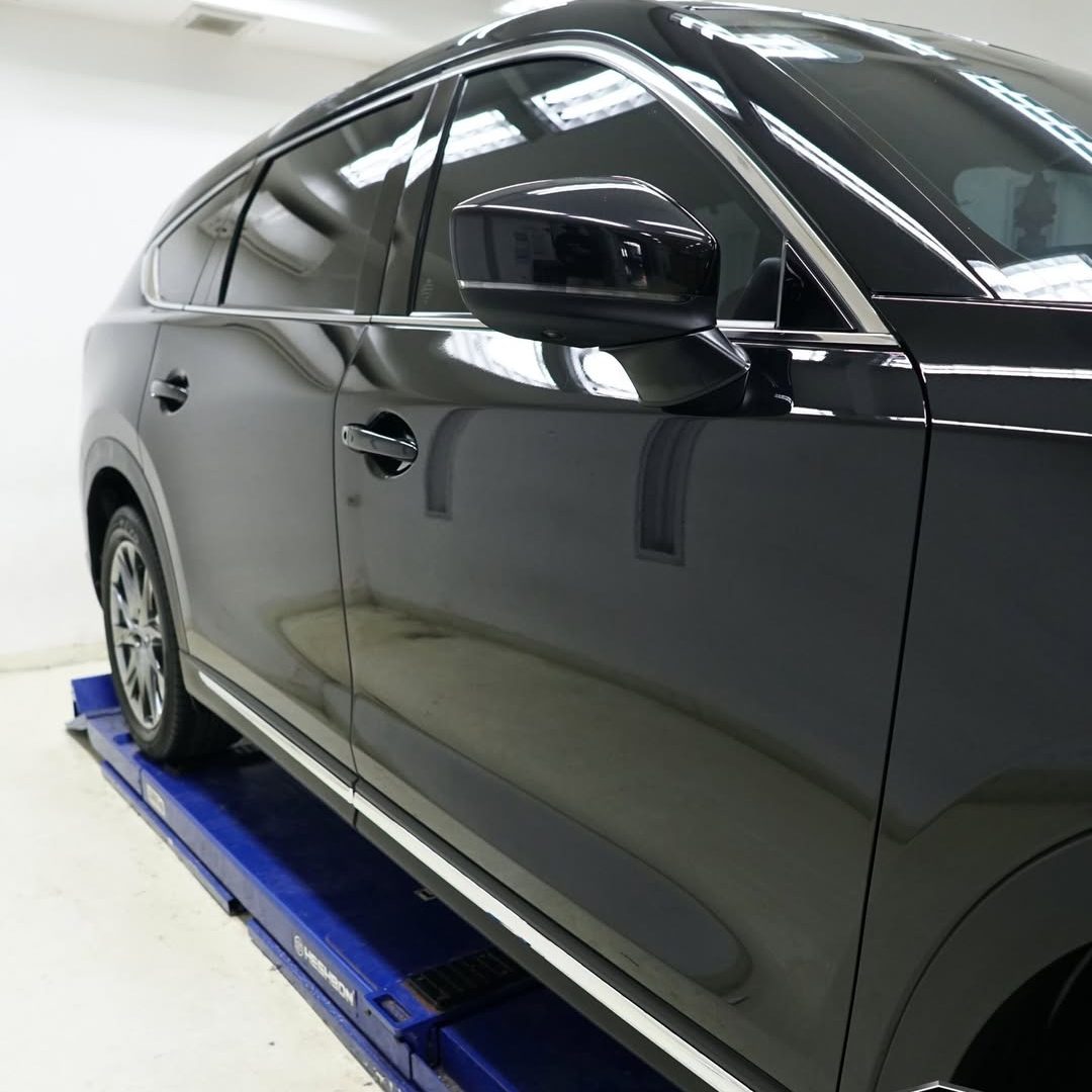 Kalau dilihat secara detail, cat mobil Mazda CX-8 Elite ini cukup unik. Terlihat seperti glitter (1)