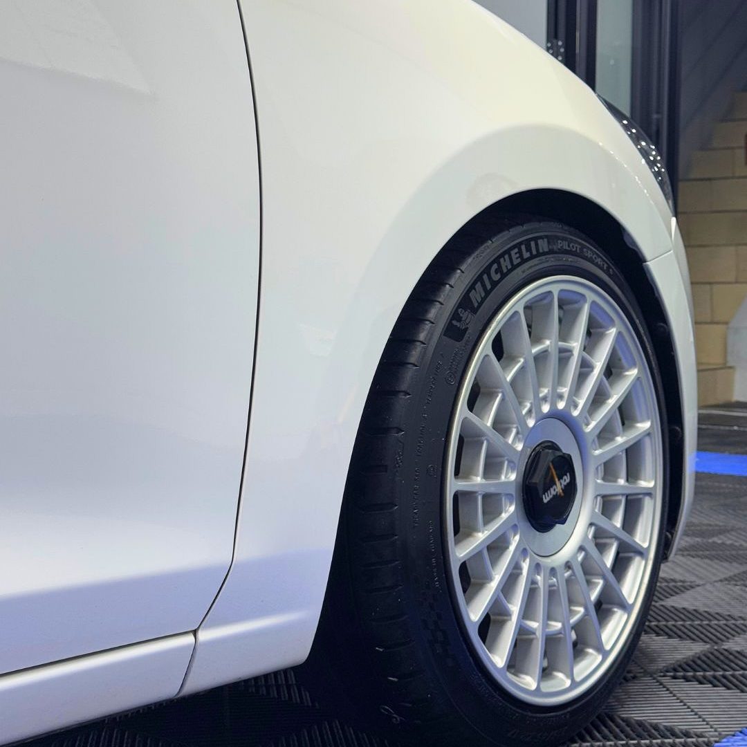 Mazda 2 Protected with Coating Pro by System X!Mazda 2 tampil lebih mewah dan elegan dengan kila (2)