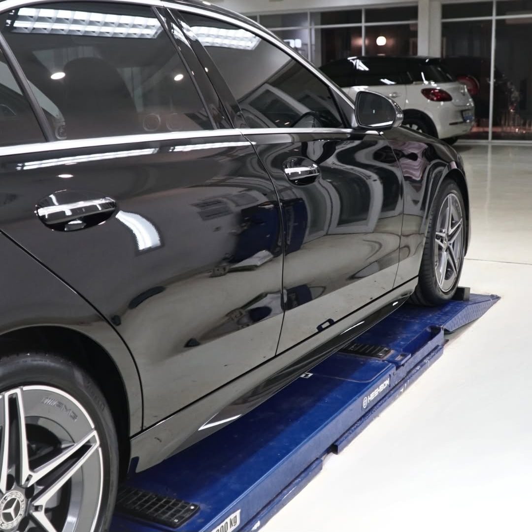 Mercy AMG C300 after coating Pro Ultimate Package Premium wash _Paint correction 3 steps Body co (2)