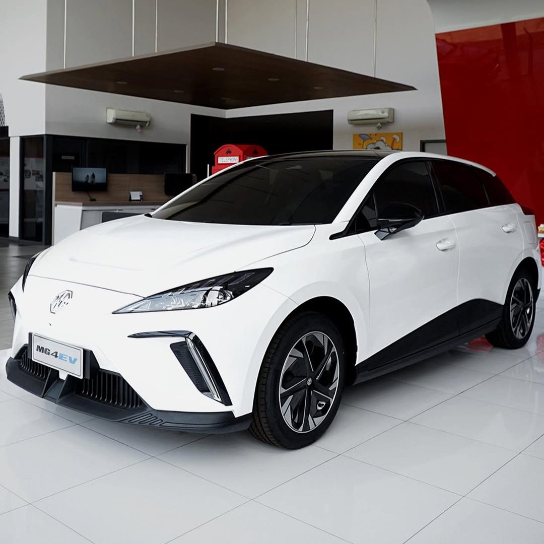 Pemasangan kaca film ICE-µ Premium Window Film sudah pasti aman untuk mobil-mobil elektrik, sepe