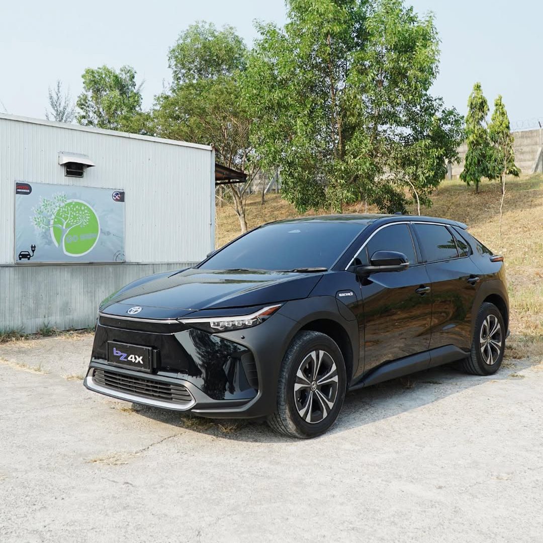 Toyota bZ4X Electric ⚡️Front Wondshield CT40 (darkness level 40_)Side & Back CT20 (darkness leve (1)