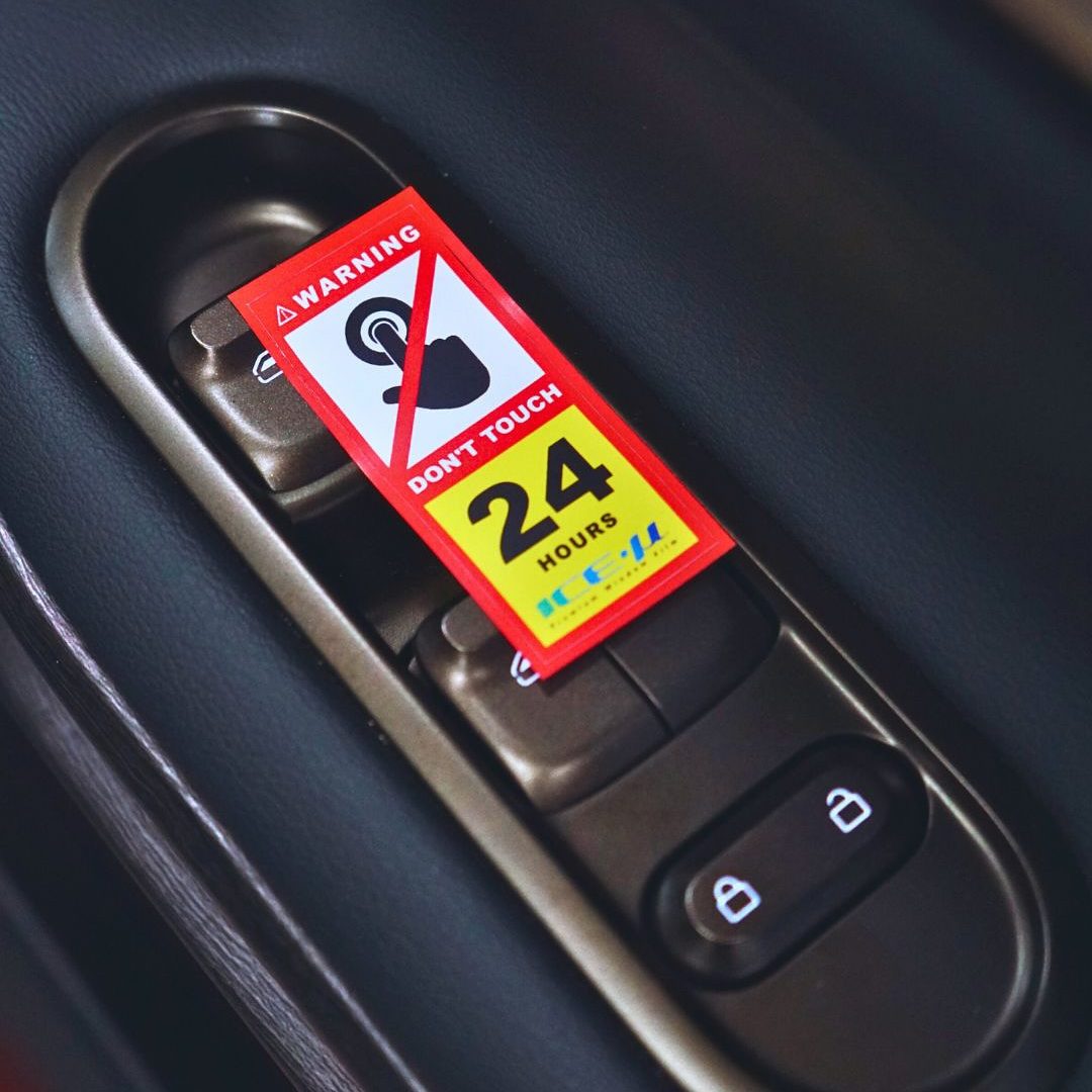 Upgrade tampilan Wuling Cloud dengan kaca film ICE-µ Premium Window Film! 🚗✨Kali ini, kita pasa (2)